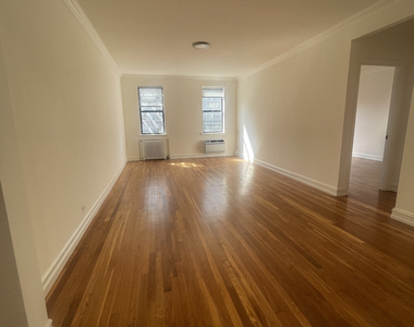 York Avenue - Photo Thumbnail 3