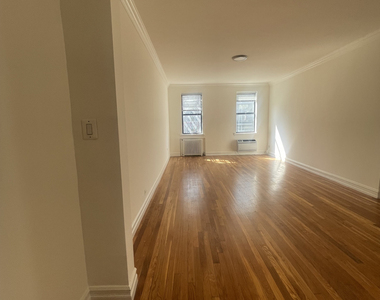 York Avenue - Photo Thumbnail 9