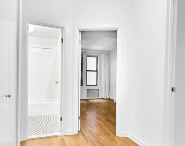 East 70th Street - Photo Thumbnail 3