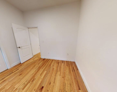 226 East 36th Street - Photo Thumbnail 3