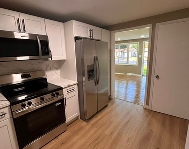 213 Sunflower Drive - Photo Thumbnail 8