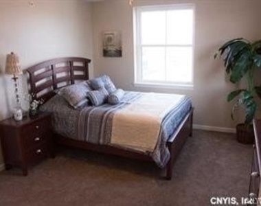 714 N Townsend Street #2d - Photo Thumbnail 11