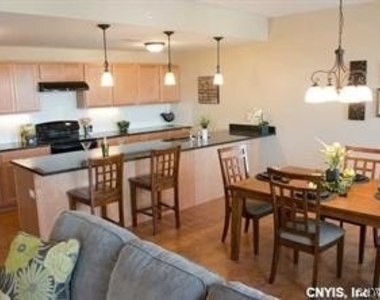 714 N Townsend Street #2d - Photo Thumbnail 5