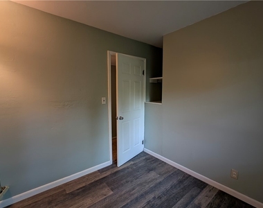 15 Wexford Road - Photo Thumbnail 13