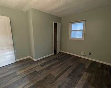 15 Wexford Road - Photo Thumbnail 17