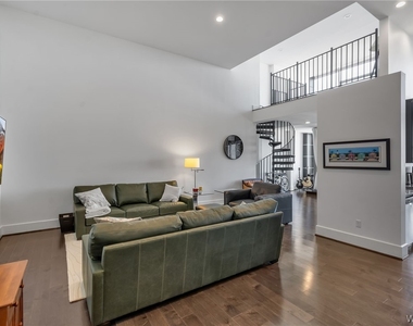 200 Delaware Avenue - Photo Thumbnail 2