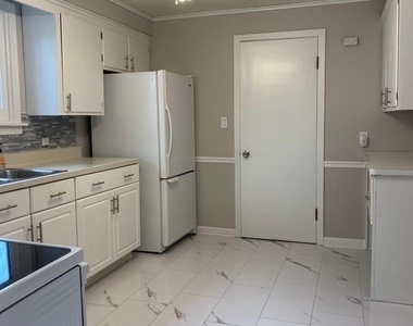 6 Maple Street - Photo Thumbnail 7