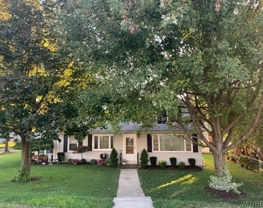 6 Maple Street - Photo Thumbnail 4