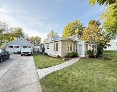 6 Maple Street - Photo Thumbnail 1