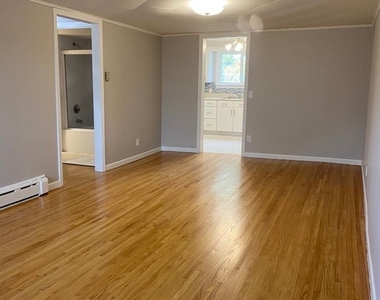 6 Maple Street - Photo Thumbnail 14