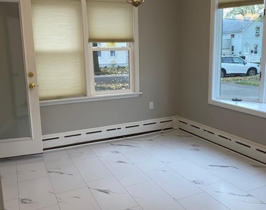 6 Maple Street - Photo Thumbnail 10