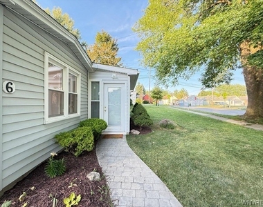 6 Maple Street - Photo Thumbnail 2