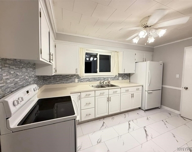 6 Maple Street - Photo Thumbnail 5