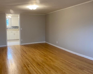 6 Maple Street - Photo Thumbnail 12