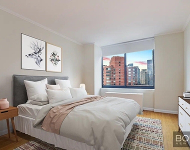 West 48th Street - Photo Thumbnail 4
