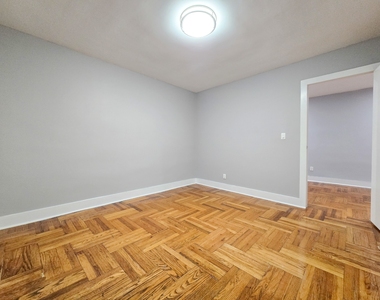 525-527 Riverdale Avenue - Photo Thumbnail 4