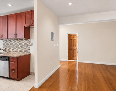 30 Dongan Place - Photo Thumbnail 1