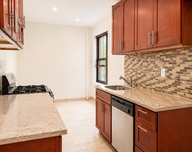 30 Dongan Place - Photo Thumbnail 8