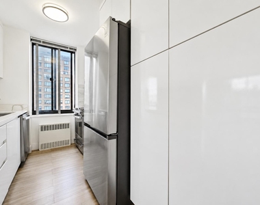 1735 York Avenue - Photo Thumbnail 5