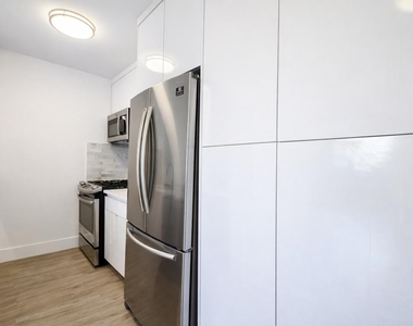 1735 York Avenue - Photo Thumbnail 3