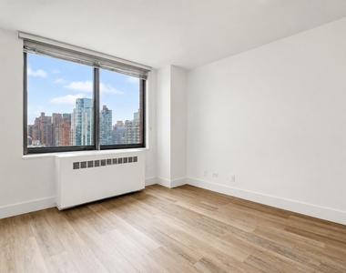 1735 York Avenue - Photo Thumbnail 4