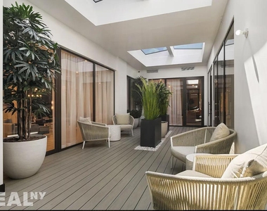 Rockwell Place - Photo Thumbnail 8