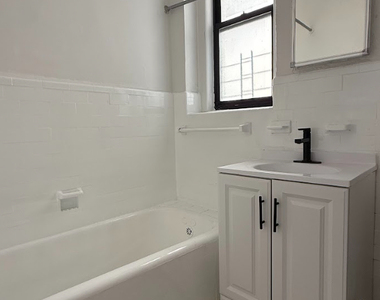 555 Edgecombe Avenue - Photo Thumbnail 3