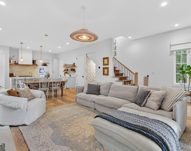 205 High Street - Photo Thumbnail 14