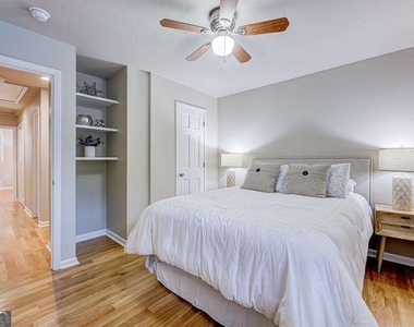 1185 Lake Colony Drive - Photo Thumbnail 5