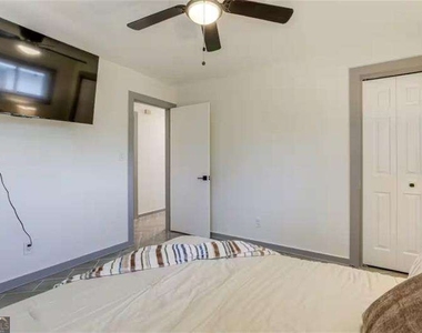 1944 Cindy Drive - Photo Thumbnail 15