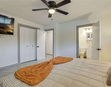 1944 Cindy Drive - Photo Thumbnail 12