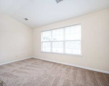 2213 Se Leicester Way - Photo Thumbnail 13