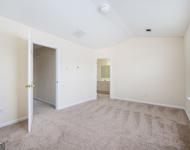 2213 Se Leicester Way - Photo Thumbnail 14