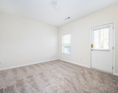 2213 Se Leicester Way - Photo Thumbnail 3