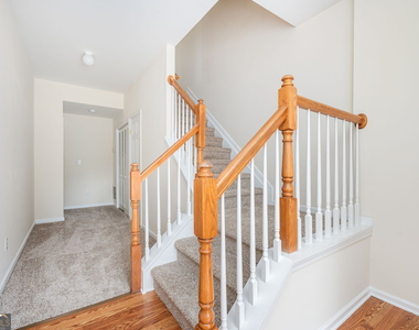 2213 Se Leicester Way - Photo Thumbnail 2