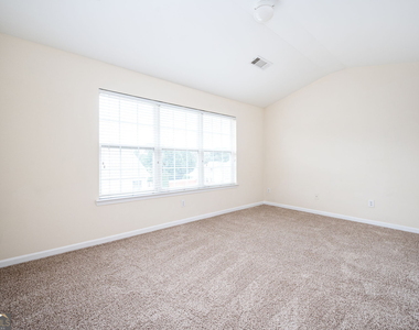 2213 Se Leicester Way - Photo Thumbnail 15