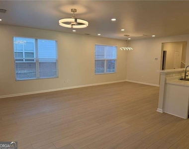3317 Fernview Drive - Photo Thumbnail 6
