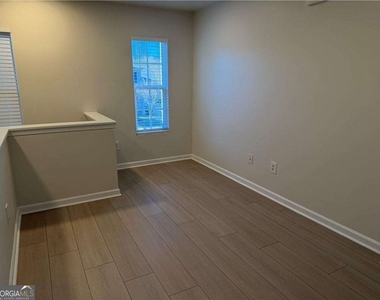 3317 Fernview Drive - Photo Thumbnail 9