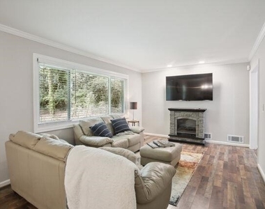 1860 Sandtown Road Sw - Photo Thumbnail 2