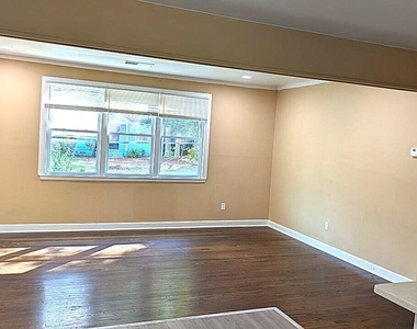 3307 Guthrie Drive - Photo Thumbnail 3