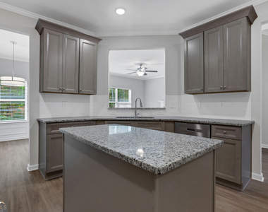 236 Eva Way Ne - Photo Thumbnail 7