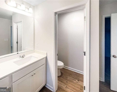 5141 Sidney Square Drive - Photo Thumbnail 11