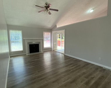 5600 Sugar Crossing Drive - Photo Thumbnail 6