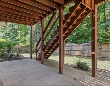 2540 Lansing Lane - Photo Thumbnail 21