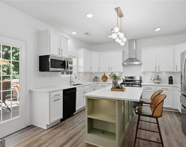 2540 Lansing Lane - Photo Thumbnail 5
