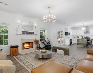 2540 Lansing Lane - Photo Thumbnail 6