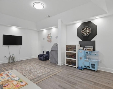 2540 Lansing Lane - Photo Thumbnail 20