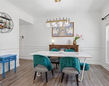 2540 Lansing Lane - Photo Thumbnail 3