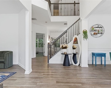 2540 Lansing Lane - Photo Thumbnail 1