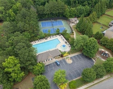 2540 Lansing Lane - Photo Thumbnail 24